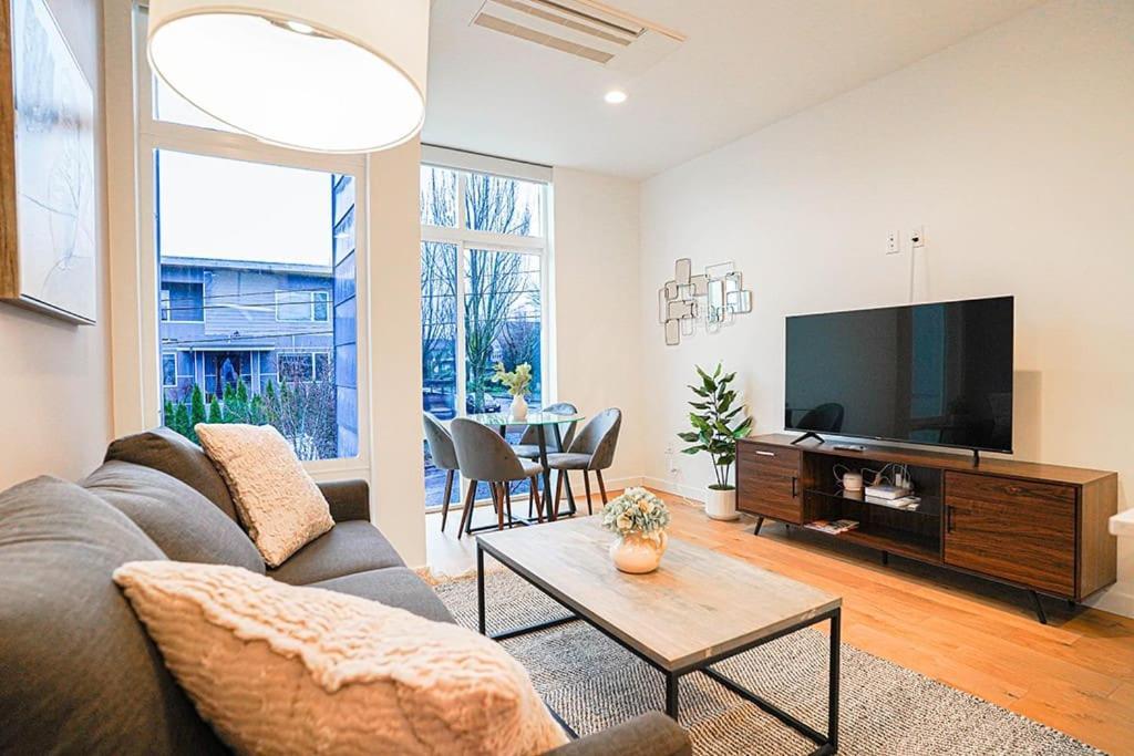 Modern Home, Rooftop View, 3 Block Beacon Station Seattle Exterior foto